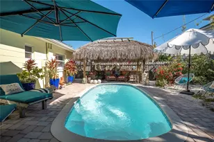 6933 S Shore Dr S, Saint Petersburg, FL 33707 - Photo 18