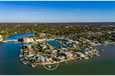 1844 Venetian Point Drive, Clearwater, FL 33755 - Photo 24