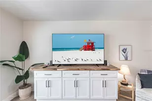 1055 W Peppertree Dr, Sarasota, FL 34242 - Photo 4