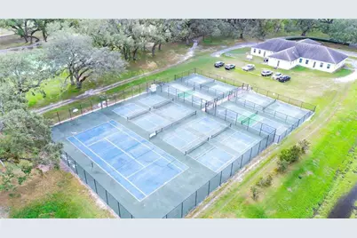 37020 Lois Avenue, Zephyrhills, FL 33542 - Photo 38