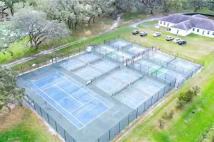 37020 Lois Ave, Zephyrhills, FL 33542 - Photo 38