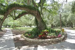 37020 Lois Ave, Zephyrhills, FL 33542 - Photo 40