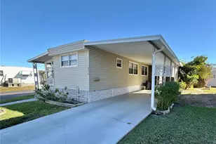 672 Mt Piney Ave NE, Saint Petersburg, FL 33702 - Photo 2