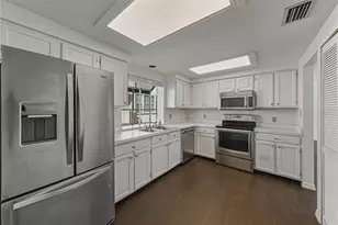 307 S Bungalow Park Ave, Tampa, FL 33609 - Photo 14