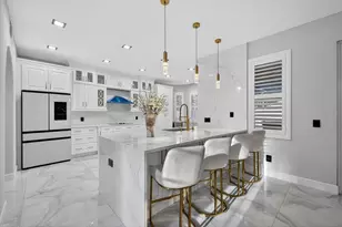 811 Sandcastle Cir, Brandon, FL 33511 - Photo 32