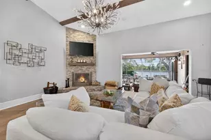 978 San Carlos Ct NE, Saint Petersburg, FL 33702 - Photo 14