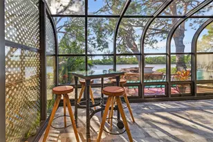 978 San Carlos Ct NE, Saint Petersburg, FL 33702 - Photo 24