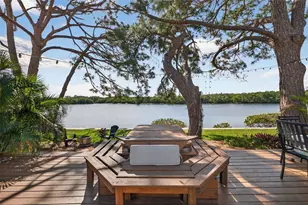 978 San Carlos Ct NE, Saint Petersburg, FL 33702 - Photo 36