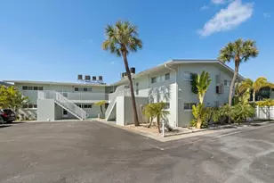 2566 Gary Cir, Dunedin, FL 34698 - Photo 2