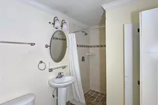 1355 Drew St, Clearwater, FL 33755 - Photo 8