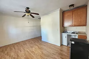 1355 Drew St, Clearwater, FL 33755 - Photo 4