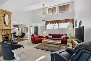 105 N Capri Ct N, Plant City, FL 33566 - Photo 8