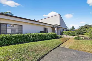 105 N Capri Ct N, Plant City, FL 33566 - Photo 2