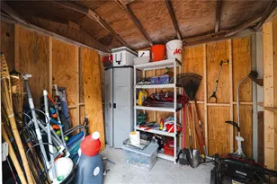 7423 Orpine Dr N, Saint Petersburg, FL 33702 - Photo 24