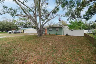 7423 Orpine Dr N, Saint Petersburg, FL 33702 - Photo 26