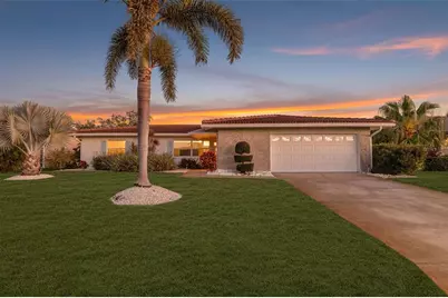 1984 Michigan Avenue NE, Saint Petersburg, FL 33703 - Photo 1