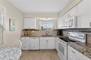 1512 Chevy Chase Dr, Sun City Center, FL 33573 - Photo 10