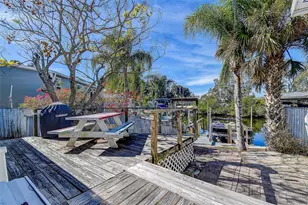 505 Riverview Ln, Tarpon Springs, FL 34689 - Photo 36