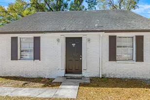 1403 College Park Ln, Tampa, FL 33612 - Photo 10