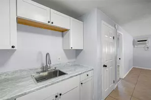 1403 College Park Ln, Tampa, FL 33612 - Photo 38