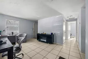 1403 College Park Ln, Tampa, FL 33612 - Photo 12