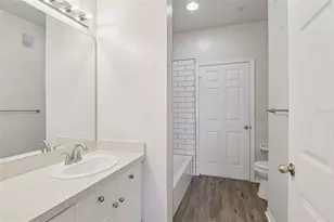 18001 Richmond Pl Dr, Tampa, FL 33647 - Photo 16