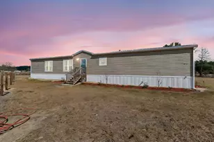 8736 23rd St, Zephyrhills, FL 33540 - Photo 2