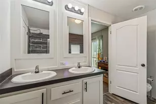 8736 23rd St, Zephyrhills, FL 33540 - Photo 48