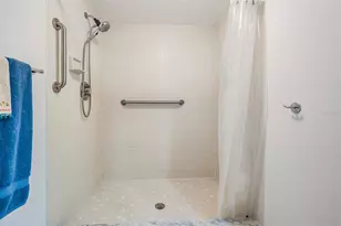 2020 Lakeview Dr, Clearwater, FL 33763 - Photo 20