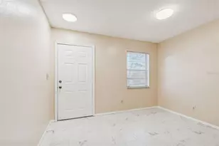 7015 Waterside Dr, Tampa, FL 33617 - Photo 18