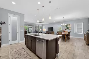7406 Futura Pl, Apollo Beach, FL 33572 - Photo 14