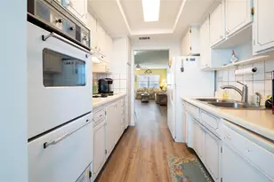 1847 Shore Dr S, South Pasadena, FL 33707 - Photo 12