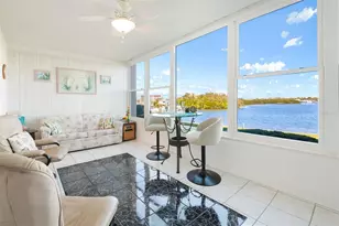 1847 Shore Dr S, South Pasadena, FL 33707 - Photo 4