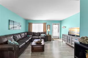 6050 21st St N, Saint Petersburg, FL 33714 - Photo 8