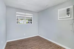 1405 Castleworks Ln, Tarpon Springs, FL 34689 - Photo 8