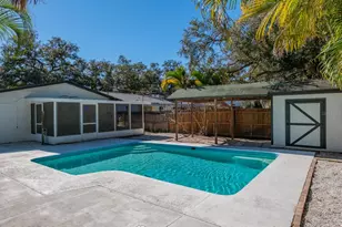 301 43rd Ave N, Saint Petersburg, FL 33703 - Photo 2