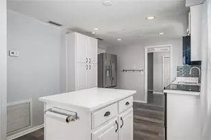 301 43rd Ave N, Saint Petersburg, FL 33703 - Photo 8