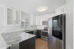 1858 Michigan Ave NE, Saint Petersburg, FL 33703 - Photo 6