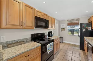 2105 Cordova Green, Seminole, FL 33777 - Photo 12