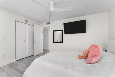 1390 Gulf Boulevard #4, Clearwater Beach, FL 33767 - Photo 34