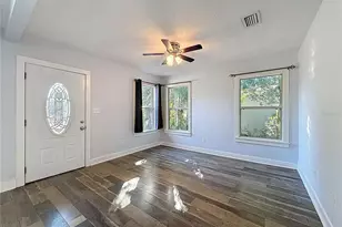 3126 Queen St N, Saint Petersburg, FL 33713 - Photo 8