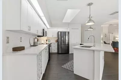 721 Forestview Drive, Sarasota, FL 34232 - Photo 14