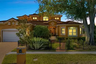 3952 Versailles Dr, Tampa, FL 33634 - Photo 2