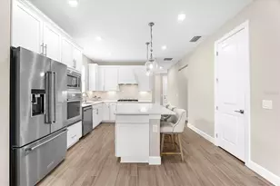 6791 Alstead Cir, Lakewood Ranch, FL 34202 - Photo 2