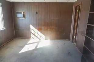 385 Dolphin Ave SE, Saint Petersburg, FL 33705 - Photo 6