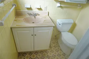 385 Dolphin Ave SE, Saint Petersburg, FL 33705 - Photo 12