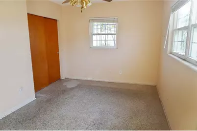 385 Dolphin Avenue SE, Saint Petersburg, FL 33705 - Photo 8