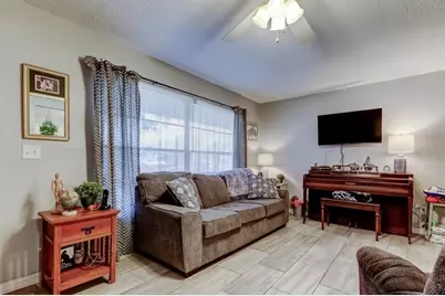 39748 Meadowood Loop, Zephyrhills, FL 33542 - Photo 6