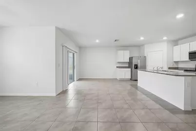 32597 Kobuk Valley Avenue, Wesley Chapel, FL 33543 - Photo 8