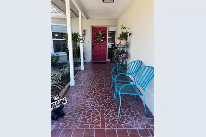855 Fountainhead Drive, Largo, FL 33770 - Photo 2